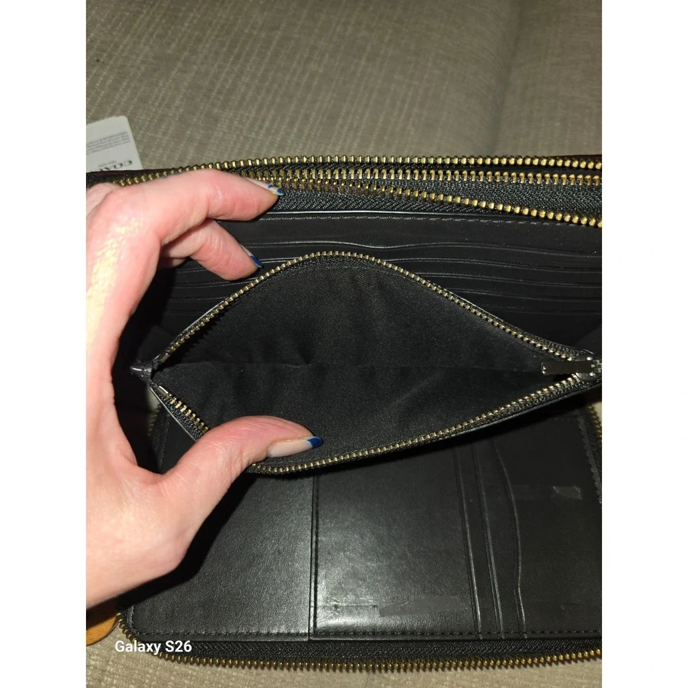 58. Coach F87104 Double Zip Travel Organizer Black Pebble Leather Wallet